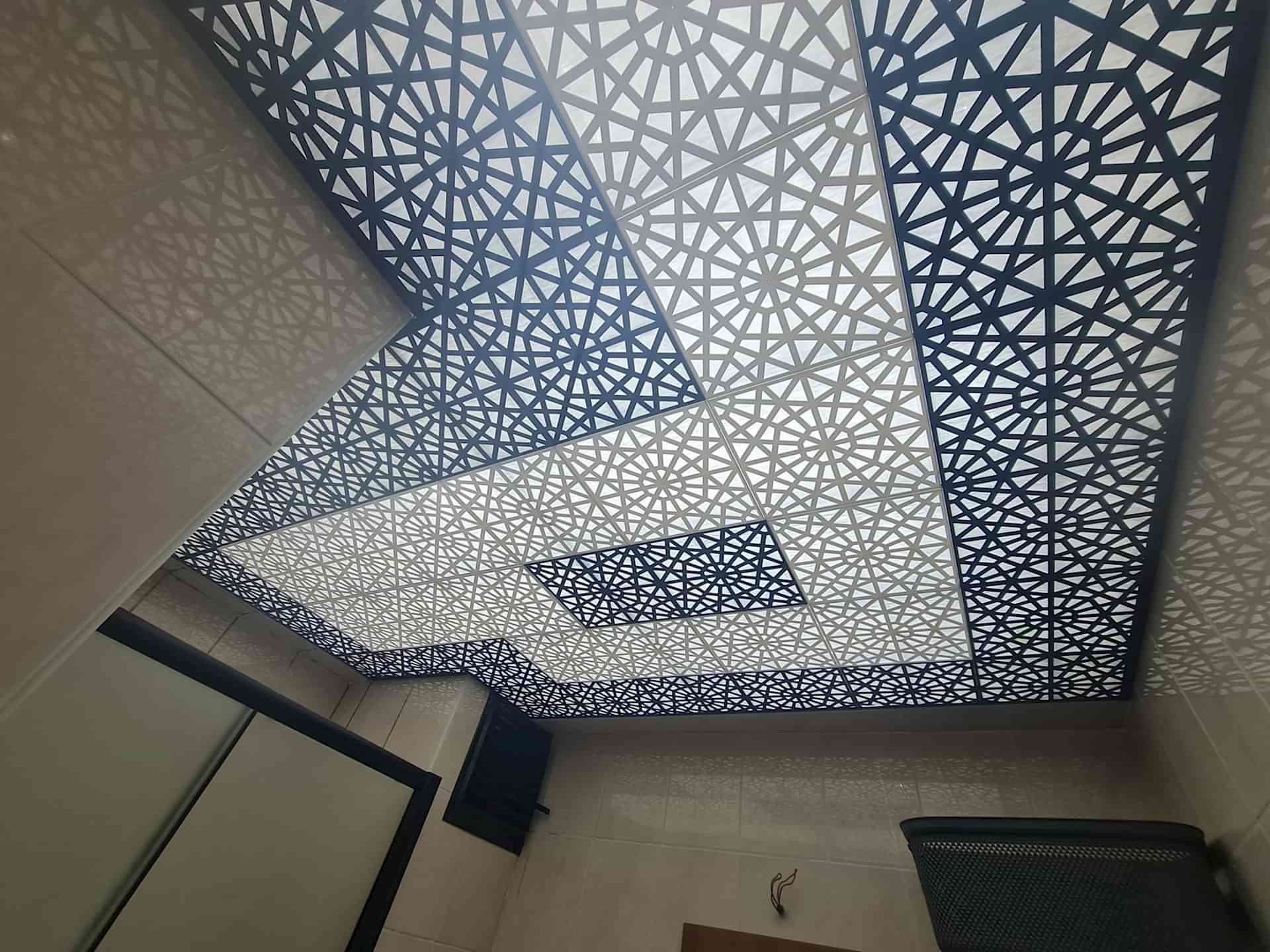 Deko Tavan ile Estetik ve Fonksiyonel Mekanlar